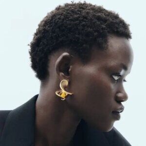 Zara Golden Twisted Drop Earrings New Blogger Fav. New No Tags With Gift Box 🎁